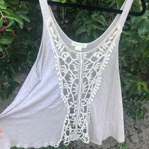 Anthropologie flowy top w/ lacy center